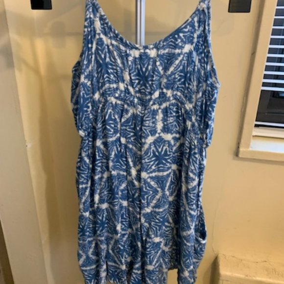 RVCA TRIANGLE PRINTED ROMPER - Picture 2 of 7